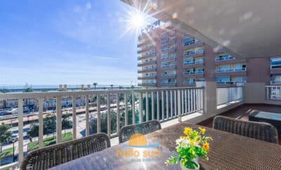 83 - Apartamento en primera línea de playa con vistas en Fuengirola