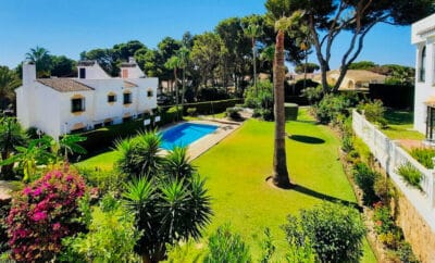 ¡90-Acogedora Casa con Azotea en Calahonda, Mijas!