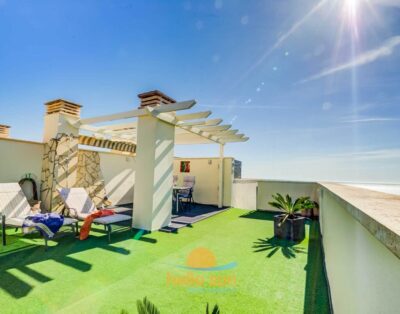 89 – Penthouse Apartment with Stunning Views, Pool, Fitness &amp; Padel in Torreblanca, Fuengirola!