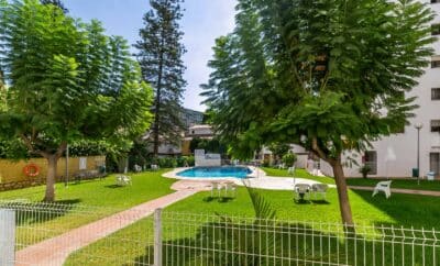138 – Stylish Coastal Apartment with Views and Pool, Fuengirola